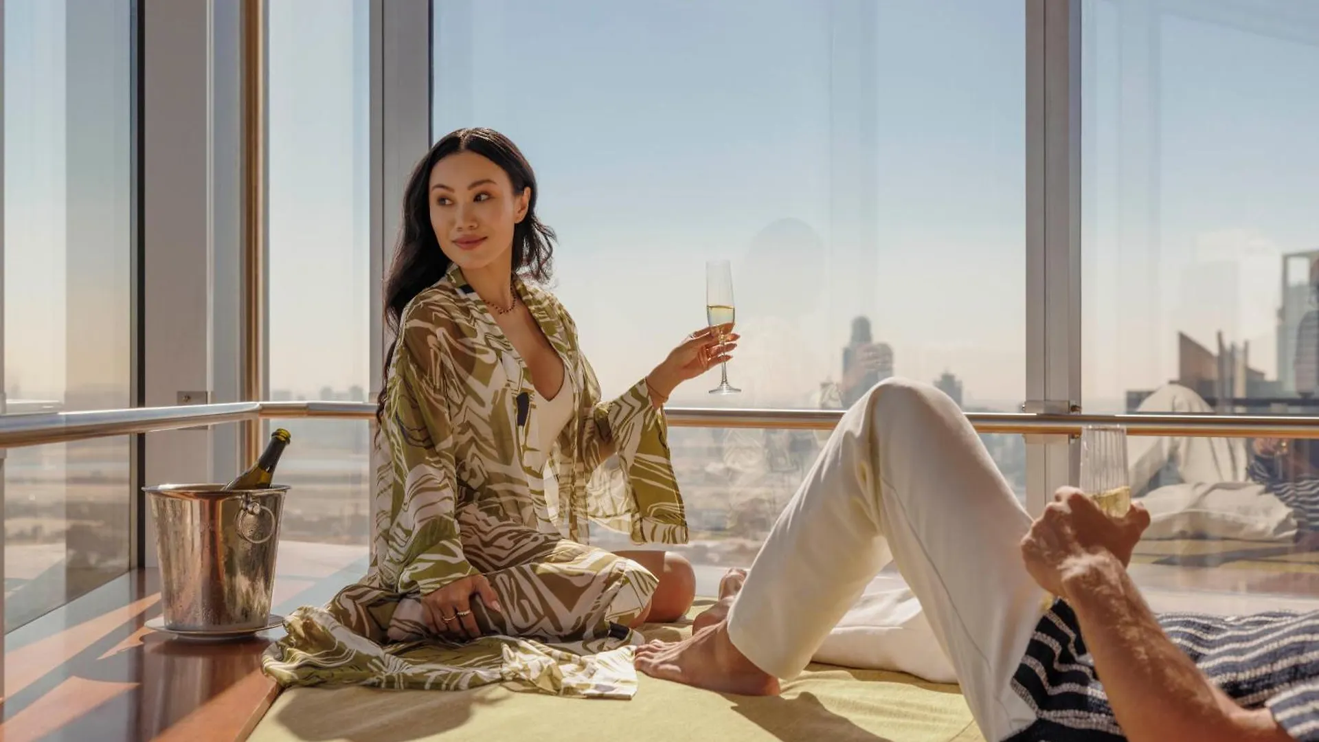 Jumeirah Emirates Towers Dubai 5*,  Verenigde Arabische Emiraten