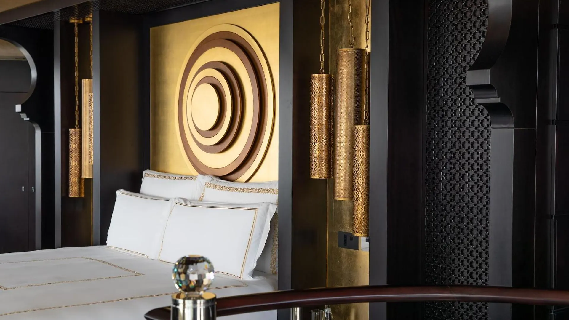Jumeirah Emirates Towers Dubai 5*,  United Arab Emirates